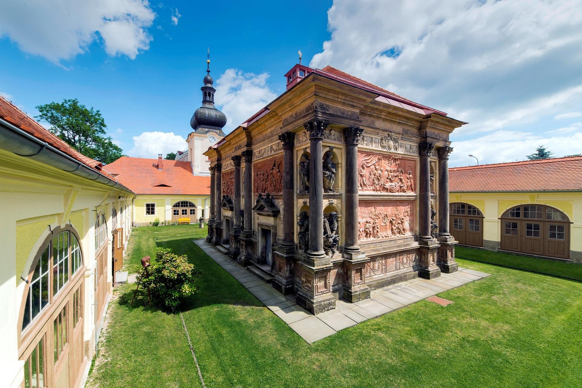 Filipov_interiér baziliky_foto Jiří Stejskal
